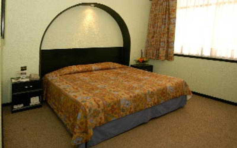Hotel לאון מראה חיצוני תמונה