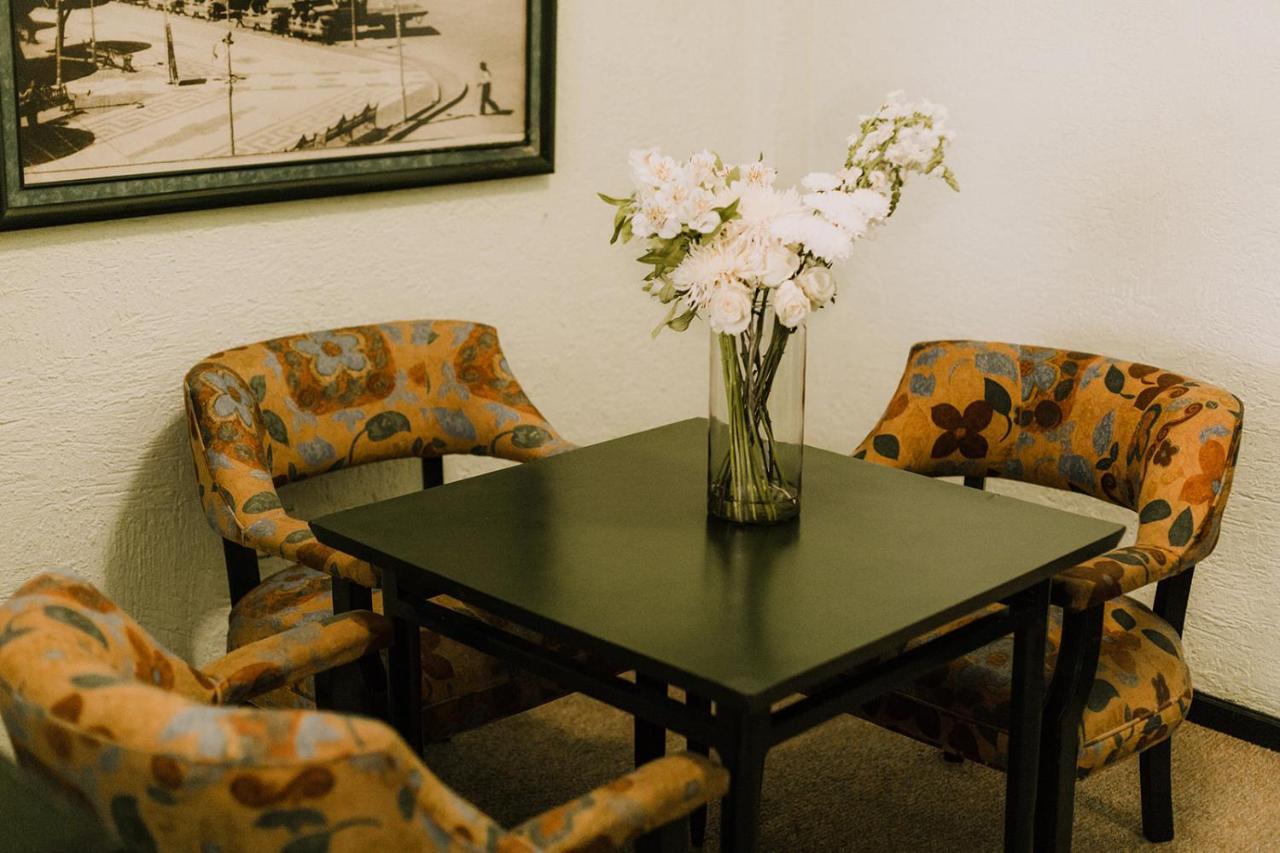 Hotel לאון מראה חיצוני תמונה