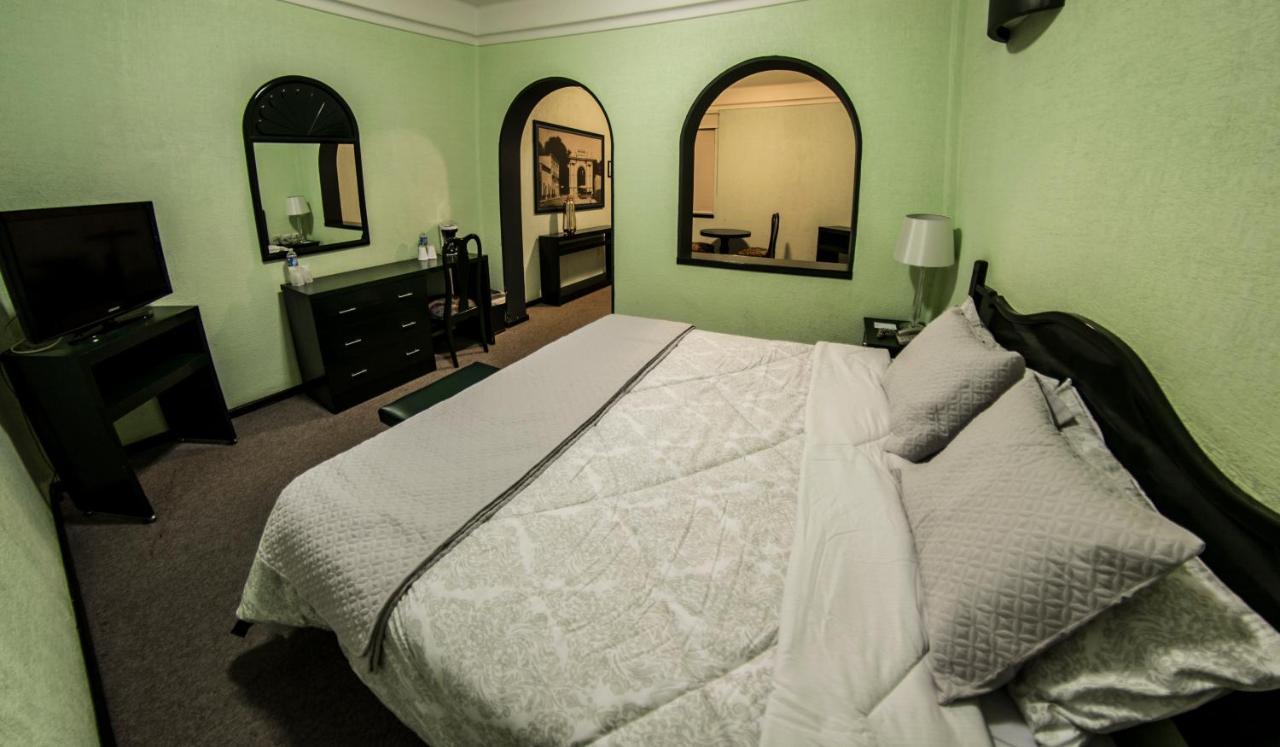 Hotel לאון מראה חיצוני תמונה